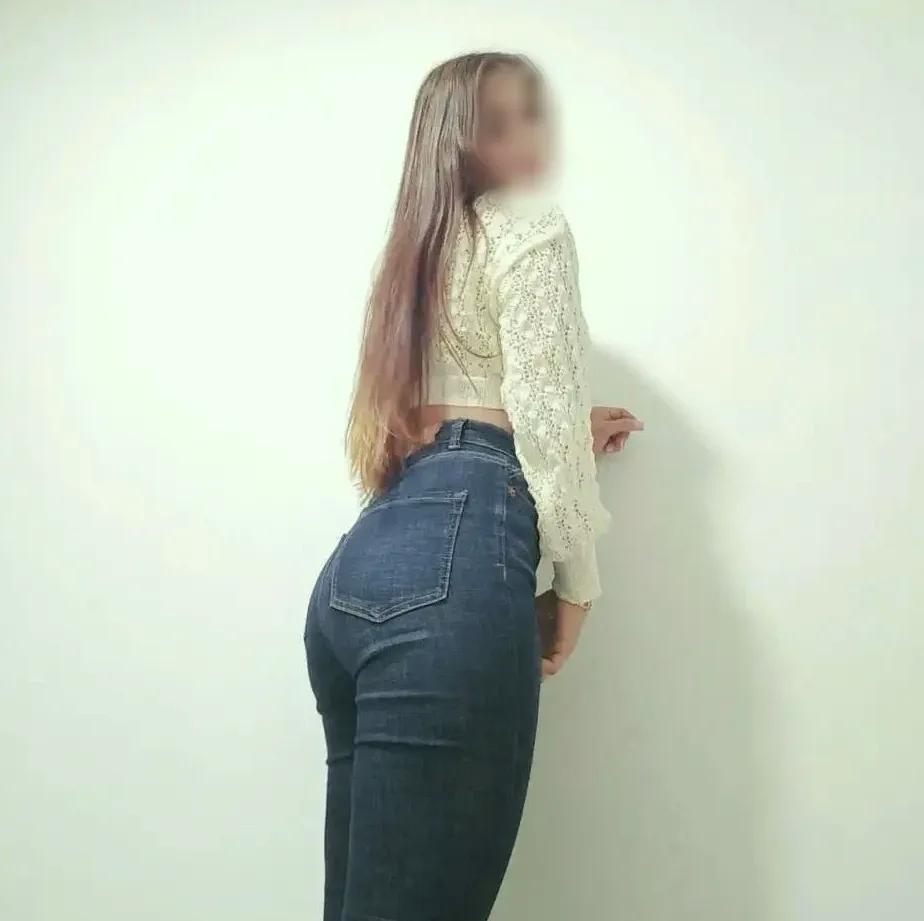 Emilia, 28