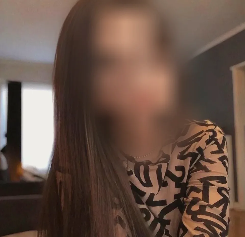 Nora, 21